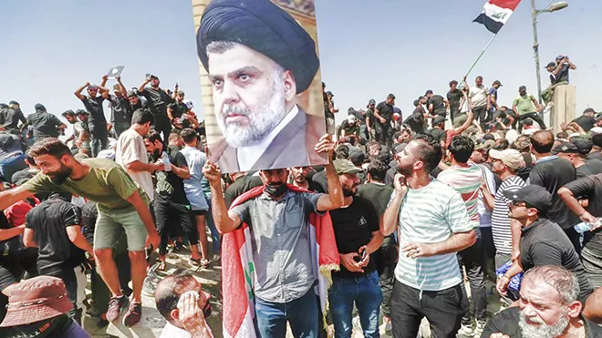 مؤيدون لزعيم التيار الصدري العراقي مقتدى الصدر

